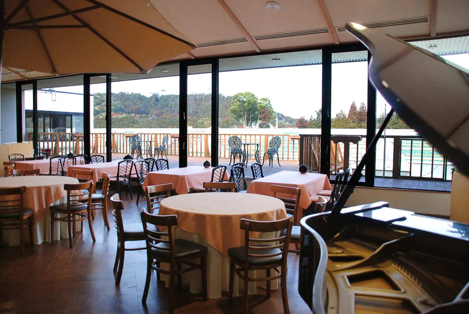 レストラン風景